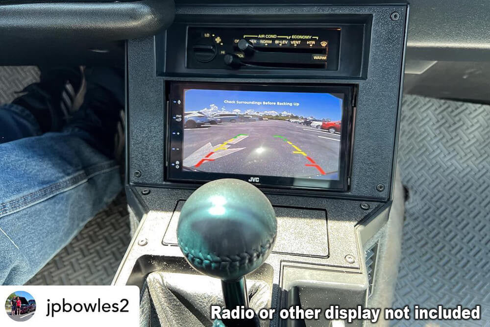 1982-92 Camaro/Firebird Mini License Plate Mount Reverse Camera- screen view