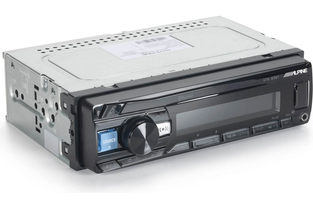 Alpine UTE-83BT Single DIN Radio
